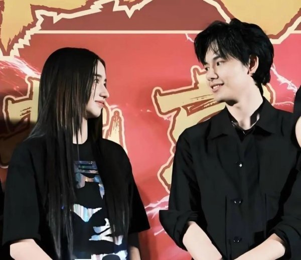 配资官方平台 艺人恋情公开获好评！从胡先煦与李宛妲的成长轨迹看公众缘来源